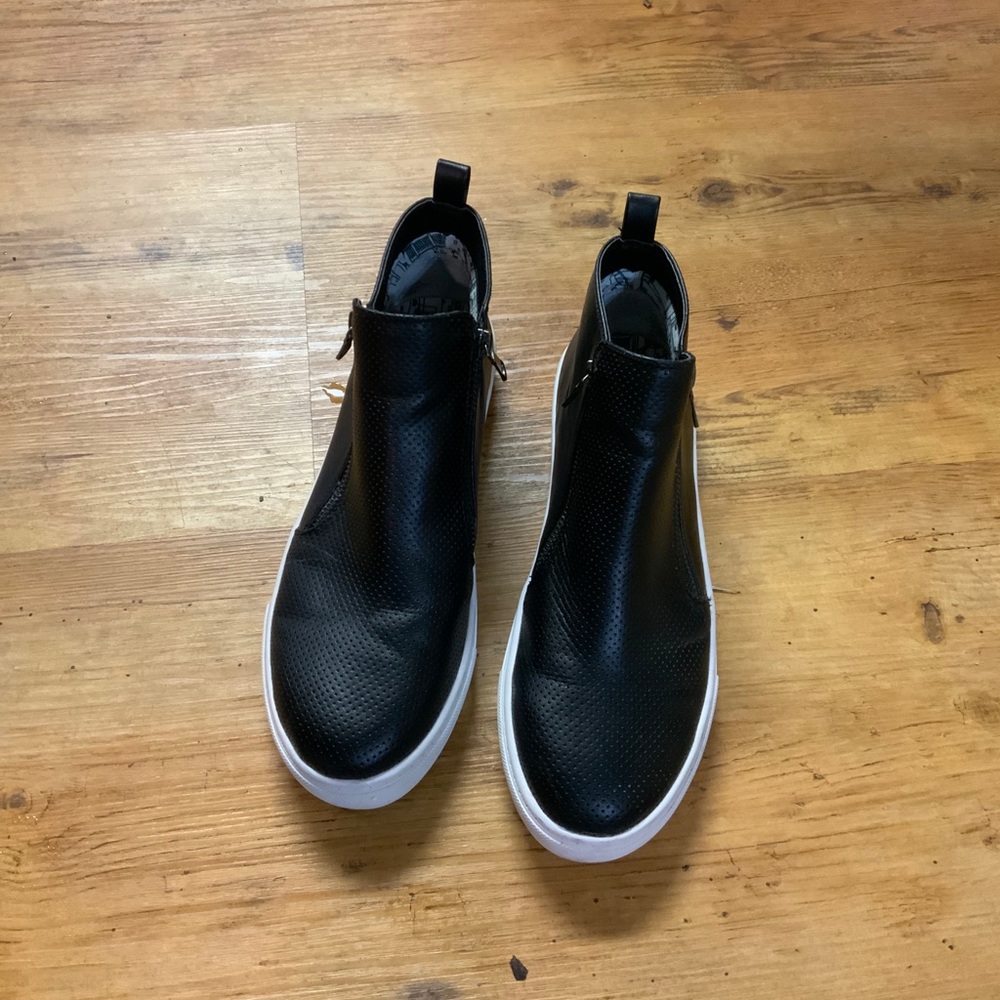 Steve Madden zip sneaker slide one